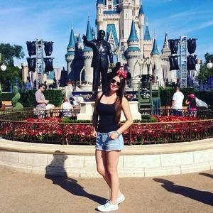 Meet your Posher, Paola